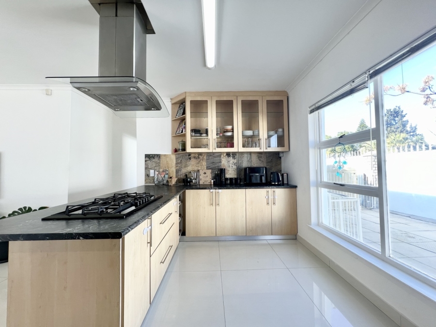 4 Bedroom Property for Sale in Table View Western Cape